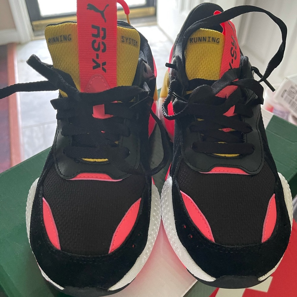 Brand new in box Puma Sneakers Kids 5 Women’s 6.5